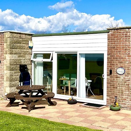 Seaview Self-Catering Coastal Bungalow In Rural West Wight 淡水 外观 照片