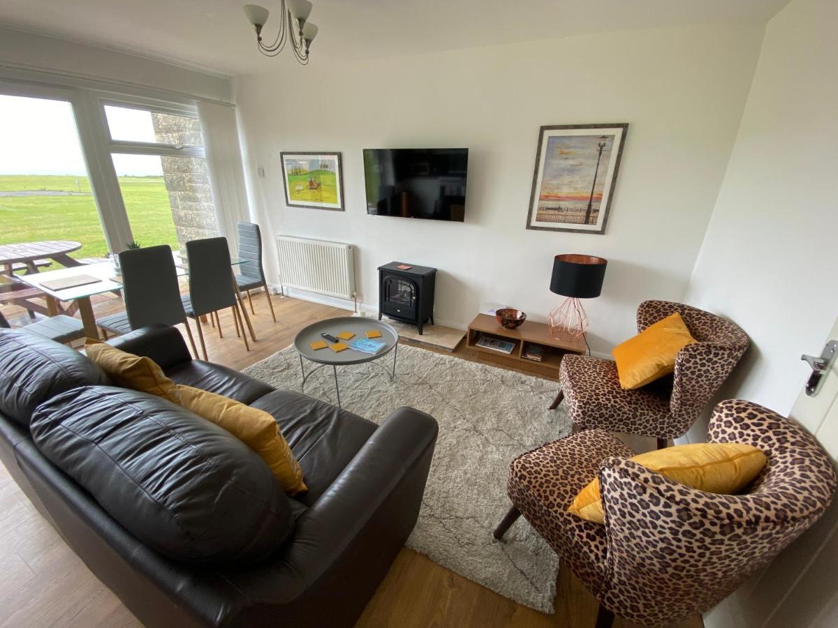 Seaview Self-Catering Coastal Bungalow In Rural West Wight 淡水 外观 照片