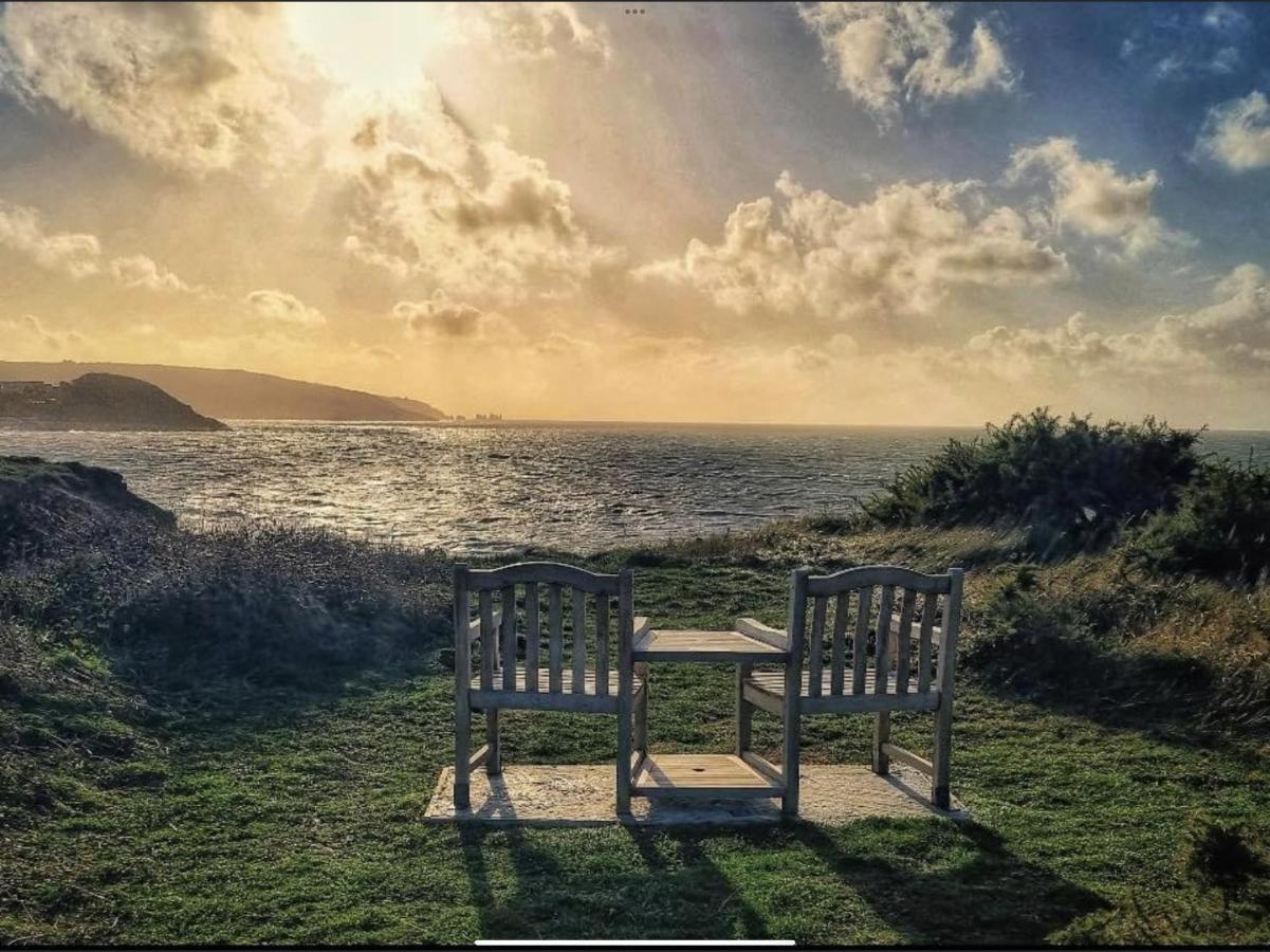Seaview Self-Catering Coastal Bungalow In Rural West Wight 淡水 外观 照片